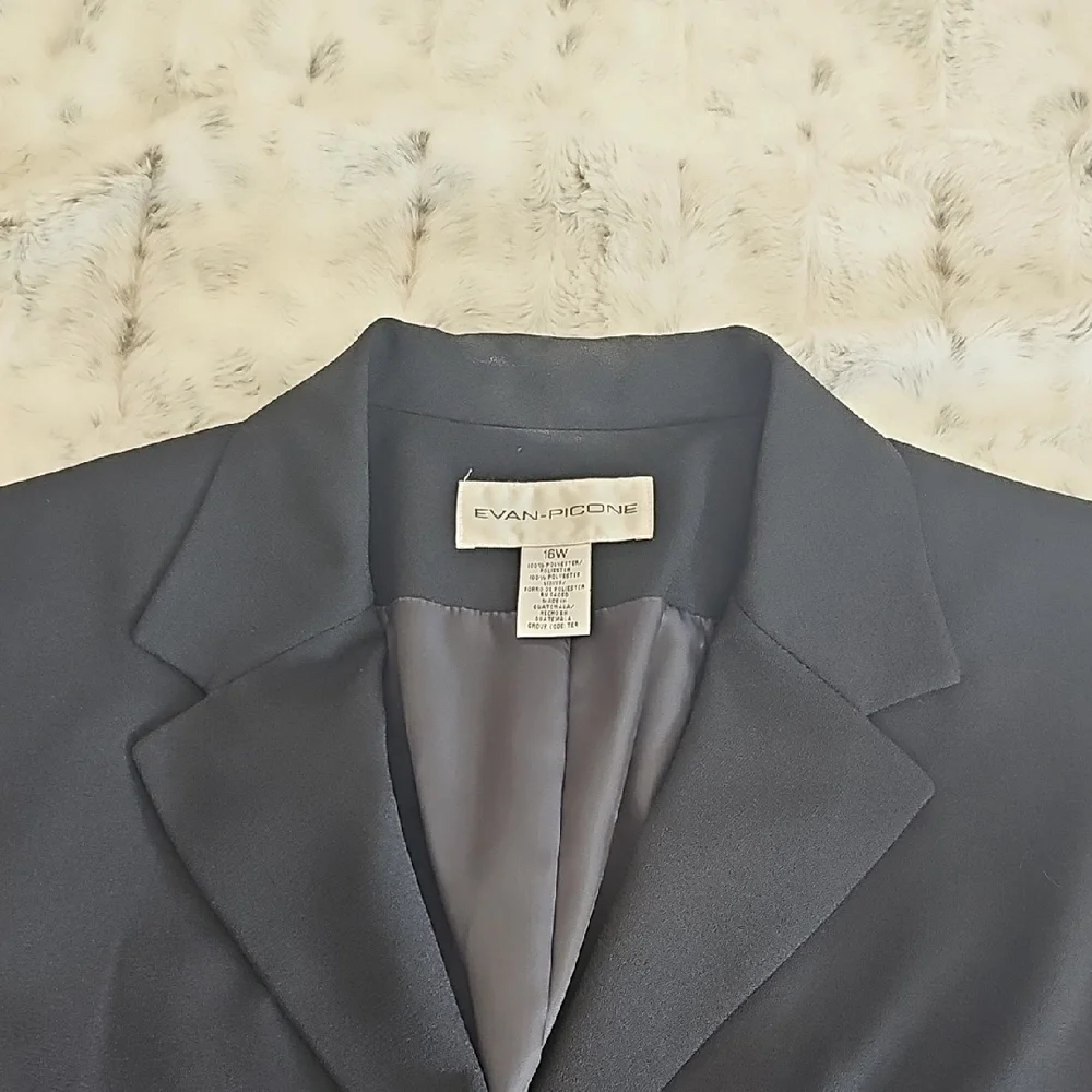 Evan Picone Classic Black Suit Jacket - Picture 6 of 16